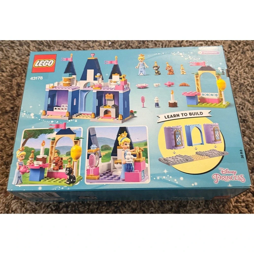 Lego Disney Cinderella's Castle Celebration Building Set (NWT) 43178